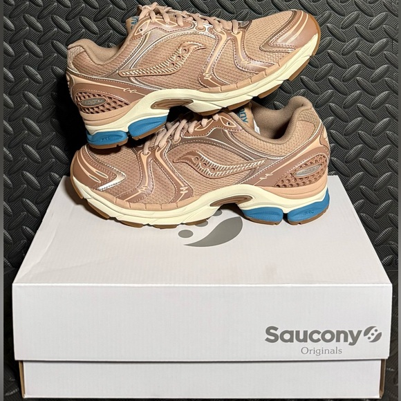 Mens Saucony‎ Athletic Sneakers Tan Blue Size 9